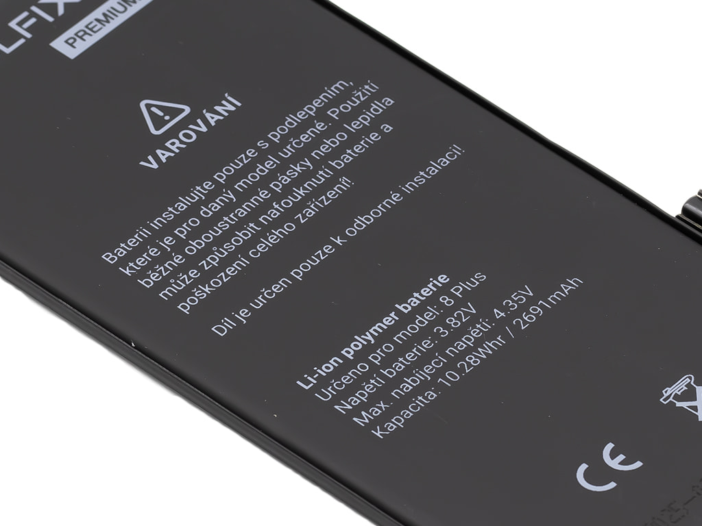 Připravená výměna baterie iPhone 8 Plus – náhradní díl iPhone